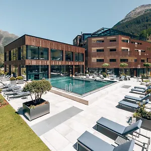 Castello Chalets&residences Hotel
